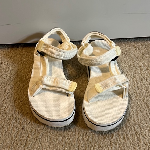 Flatform Universal Mesh Print Teva - Bright White - Size Womens 8 - Picture 3 of 6